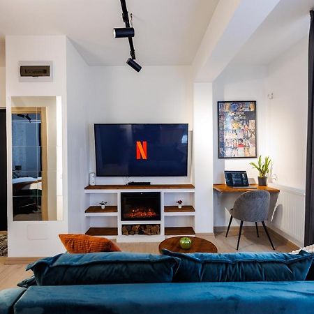 Touchdown Apartment Near Bucharest Airport Отопени Екстериор снимка