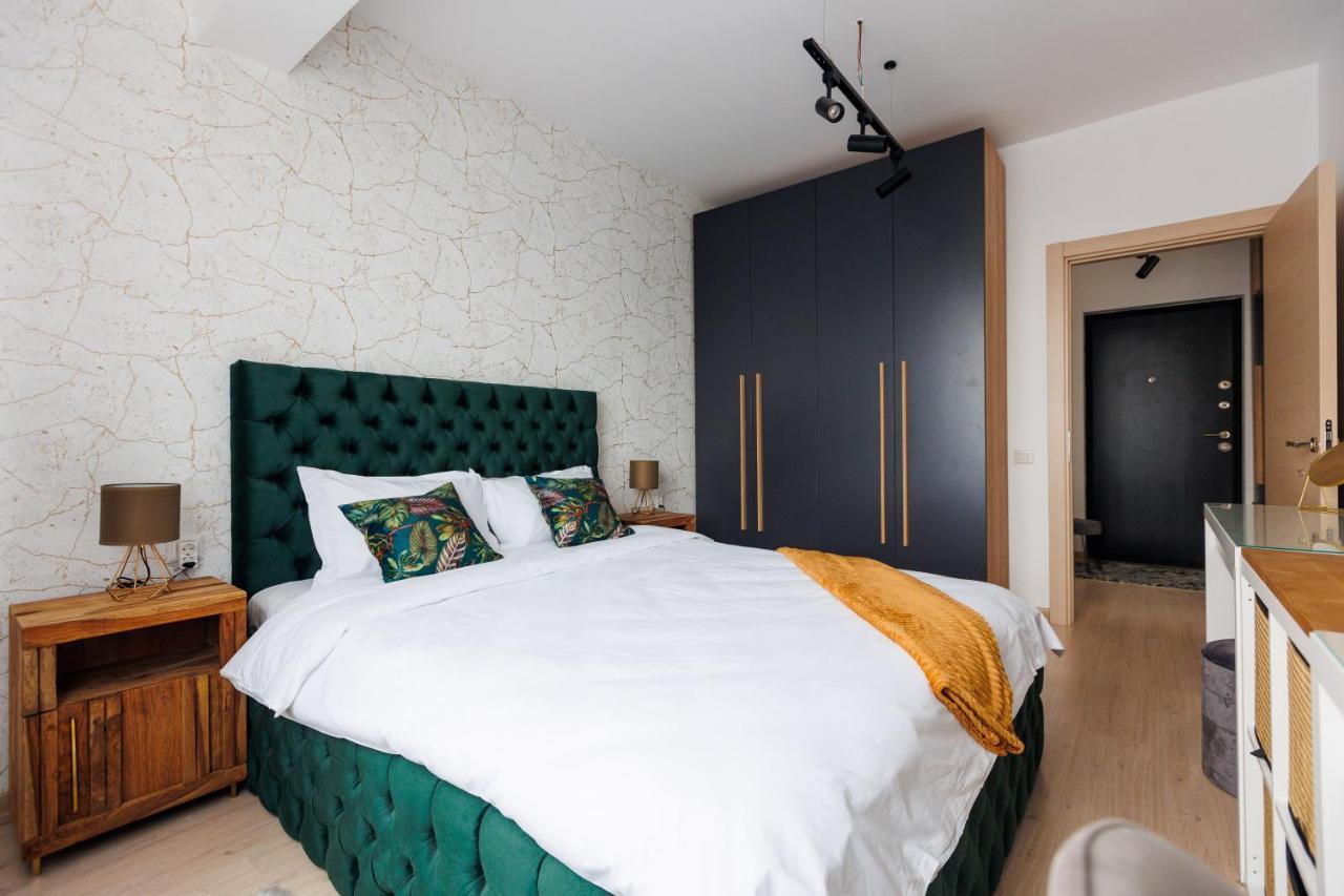 Touchdown Apartment Near Bucharest Airport Отопени Екстериор снимка