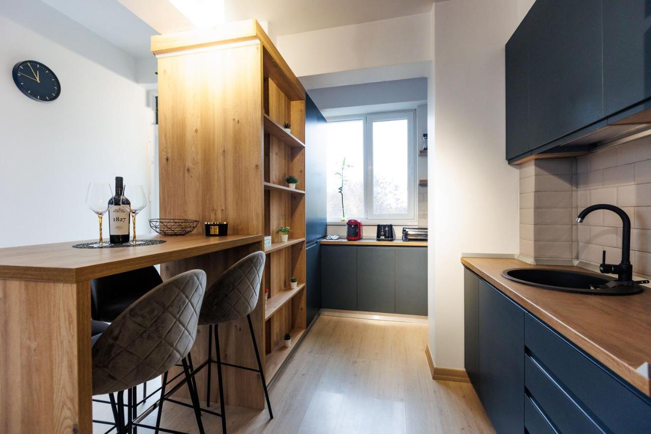 Touchdown Apartment Near Bucharest Airport Отопени Екстериор снимка