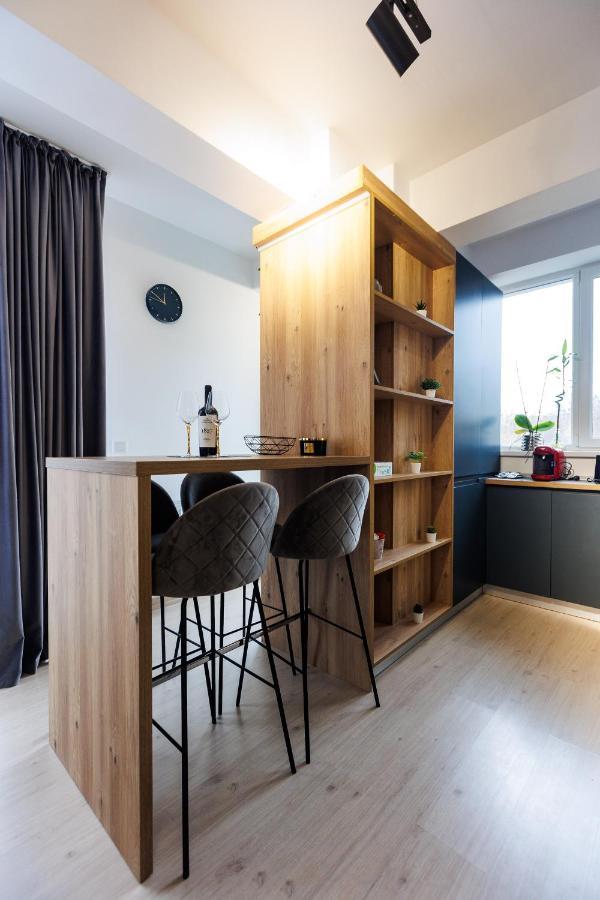 Touchdown Apartment Near Bucharest Airport Отопени Екстериор снимка