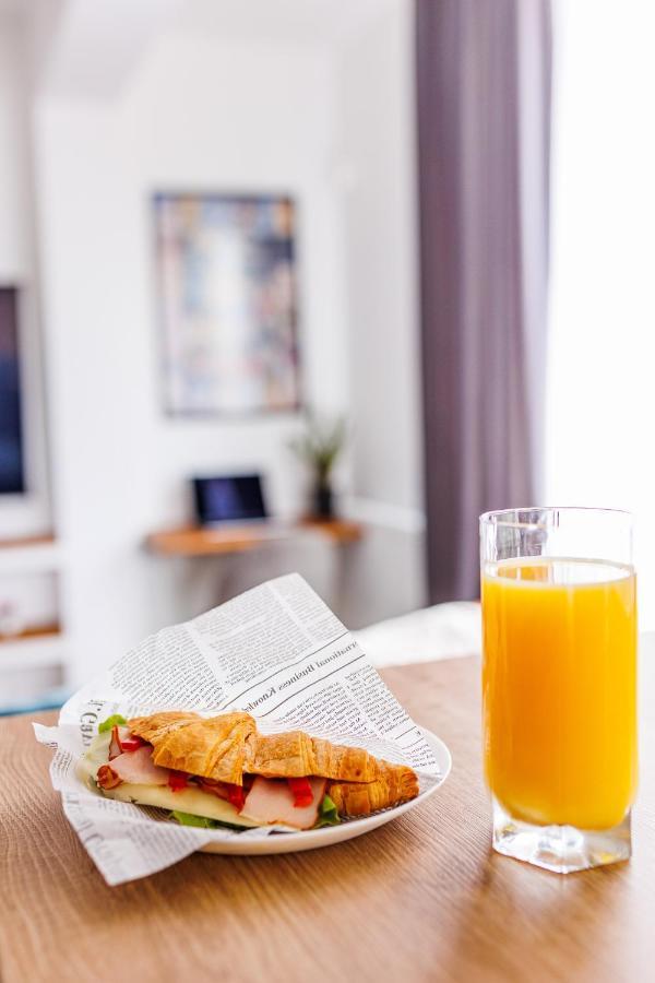 Touchdown Apartment Near Bucharest Airport Отопени Екстериор снимка